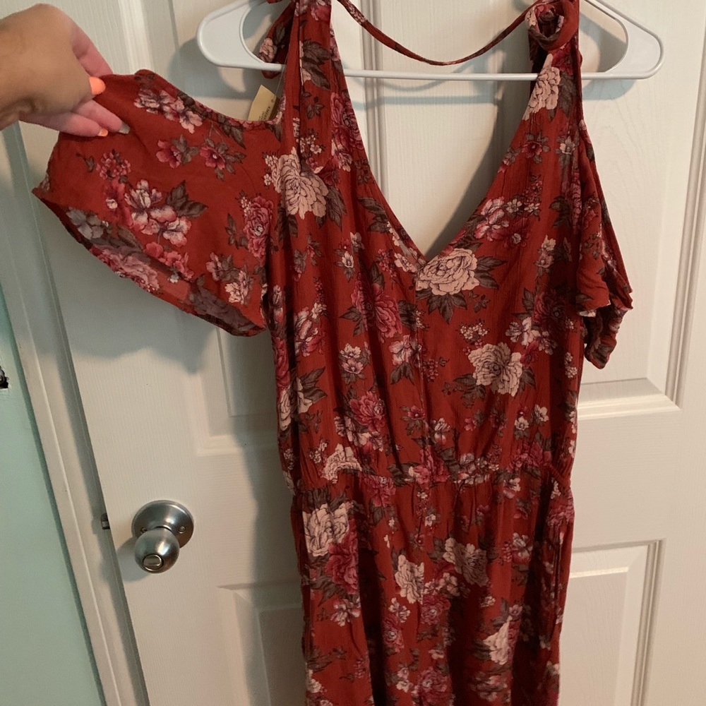 NWT AE Floral Cold Shoulder Romper - Picture 4 of 8